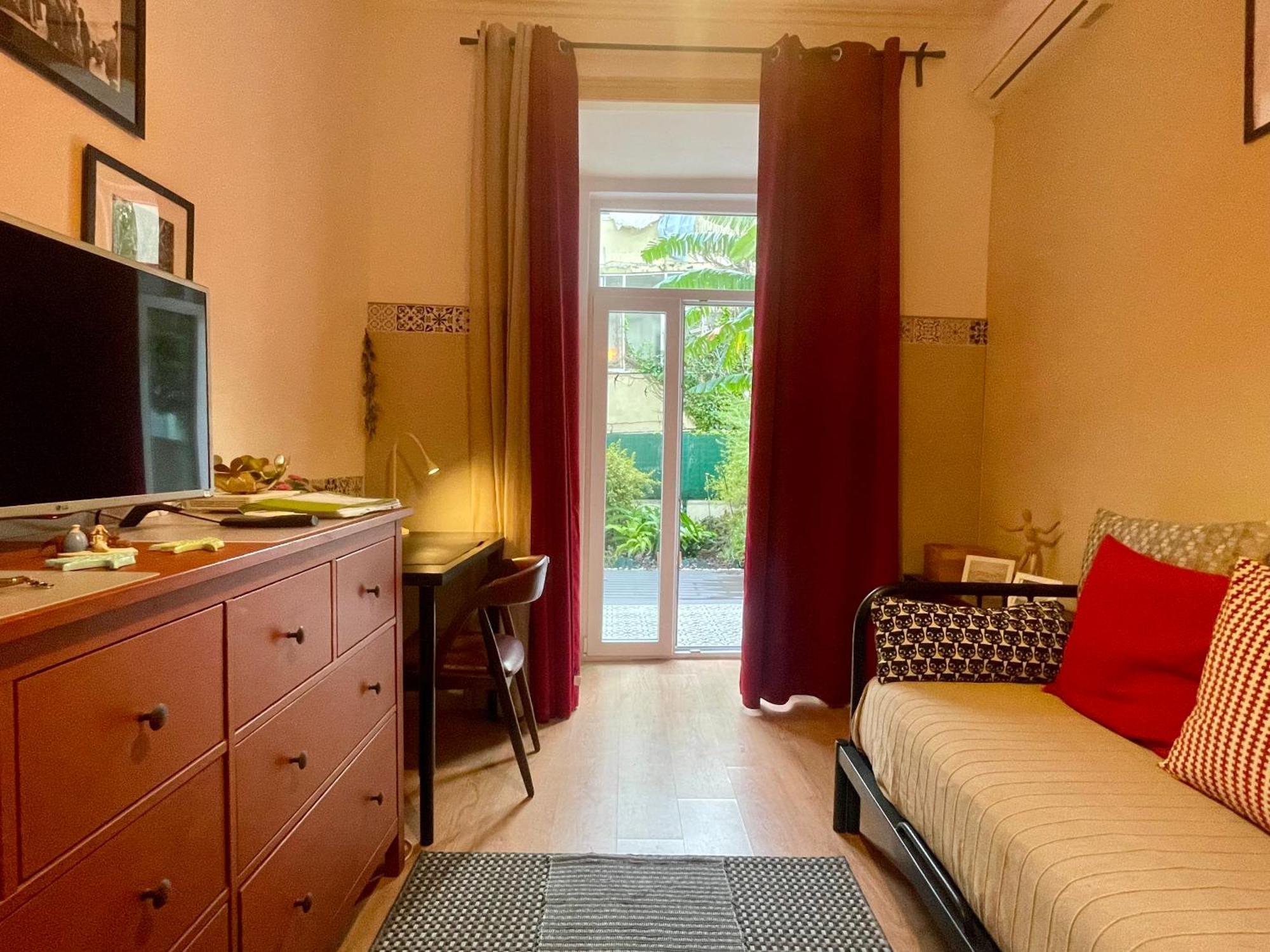 Sunny Orange Garden Apartment In Central Lisbon Exterior photo